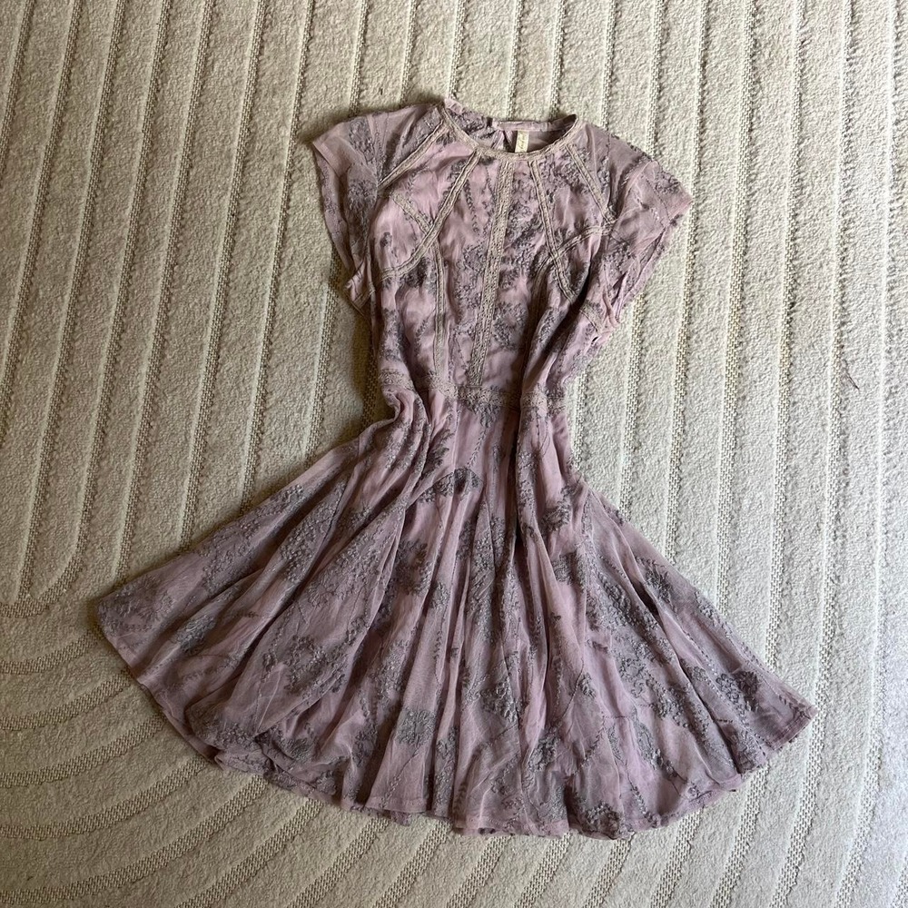 Free People Laurel lace lilac dress size 4 Boho Chic Embroidered Floral Delicate